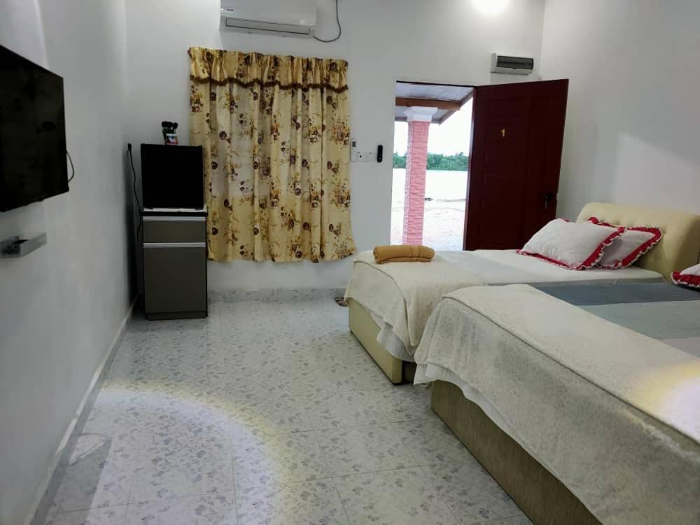 Roomstay Tokbah Demuara Kuala Besut Kampung Kuala Besut Exterior foto