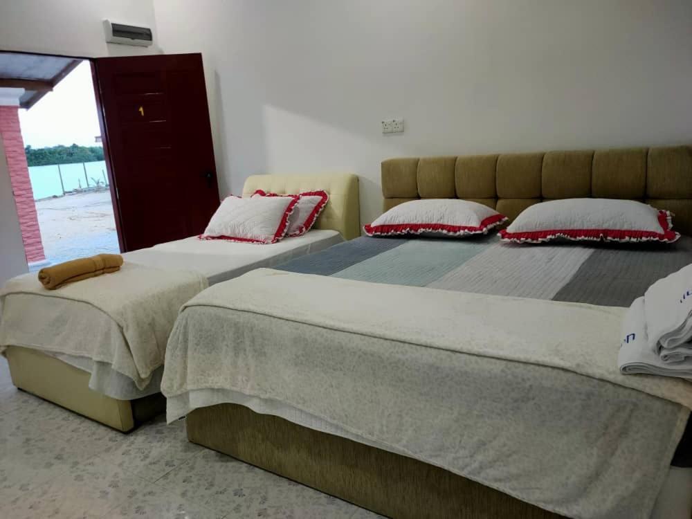 Roomstay Tokbah Demuara Kuala Besut Kampung Kuala Besut Exterior foto